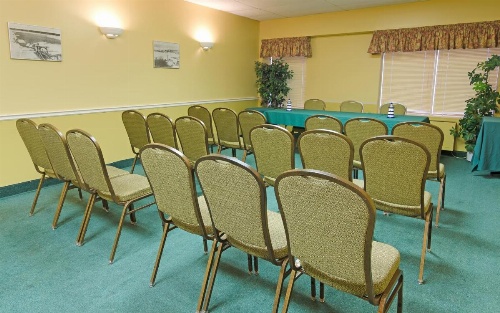 Coastal Inn Dartmouth image 6